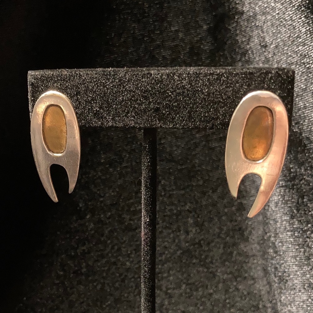 Super cool sterling silver earrings with contrasting brass insert